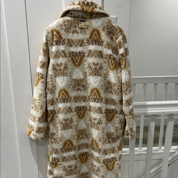 Billabong Cream and Brown Faux Fur Jacket - Picture 11 of 13